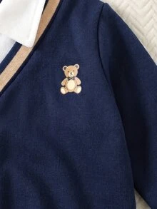 新生兒拼色假兩件式學院風紳士 V 領可愛熊圖案半開鈕扣套頭上衣與直筒休閒長褲套裝，適合冬季 - 藍色 - 查看 5
