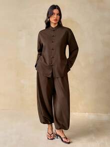 SHEIN Tall طقم نسائي من قطعتين من الكتان الفضفاض بأسلوب صيني جديد، ملابس علوية بأزرار + بنطال فانوس - بني - مشاهدة 5