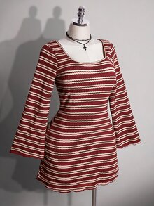 SHEIN ICON 大尺碼黑白露背喇叭袖針織洋裝，秋季 90s 80s 70s 返校季、夜店、早午餐、晚餐派對、度假 Y2K 2000s 秋季款 - 彩色 - 查看 5