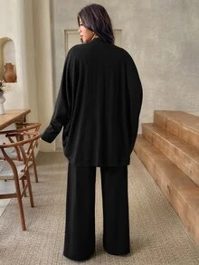 SHEIN Frenchy 大尺碼女款純色蝙蝠袖長袖開襟衫、背心與長褲休閒套裝 秋季 - 黑色 - 查看 4