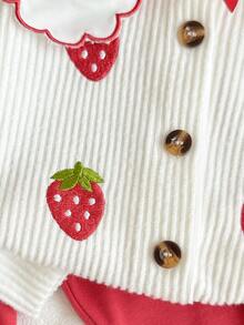 SHEIN Vintaside Kids 新生兒草莓刺繡荷葉邊長袖上衣搭配紅色長褲 2 件套，女嬰高級時尚休閒套裝，適合秋冬、初冬，適用於日常穿著、外出、家庭聚會、節日拍照、滿月、百日慶祝及拍照拍攝 - 紅色 - 查看 4