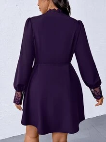 SHEIN LUNE 大尺碼女款修身鏤空蕾絲V領洋裝 - 紫色 - 查看 2