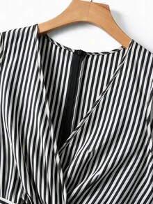 GlowEve CURVE Plus Size Women's Elegant Solid Color V-Neck Sleeveless Gold Decor Waist Buckle Cinched Waist Wide Leg Jumpsuit, Suitable For Spring/Summer Commute And Daily Wear - Black and White - View 5