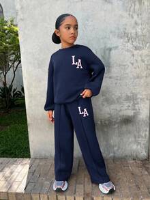SHEIN 女童休閒「LA」字母印花針織素色寬鬆落肩長袖衛衣與百褶寬腿運動褲套裝，秋季兒童女款 - 藍色 - 查看 9