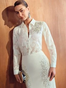 MOTF PREMIUM 女款重工刺繡貼花墊肩長袖襯衫，秋冬款 - 杏色 - 查看 5
