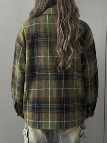 Dazy Plus Kemeja Kasual Jalanan Motif Kotak-kotak Longgar Tebal Lengan Panjang Warna Hijau Natal - Olive Green - View 8