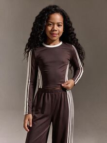 SHEIN 青少年女孩 2 件組棕色條紋運動休閒套裝，舒適修身長袖圓領 T 恤搭配舒適鬆緊腰寬腿寬鬆長褲，秋冬美拉德色調，適合學校、通勤、日常休閒、運動、瑜伽訓練，打造隨性慵懶風格 - 棕色 - 查看 4