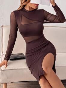 Glamine Gaun Hitam Wanita dengan Detail Belahan di Bagian Bawah dan Motif Jala Berongga - Coklat - View 3