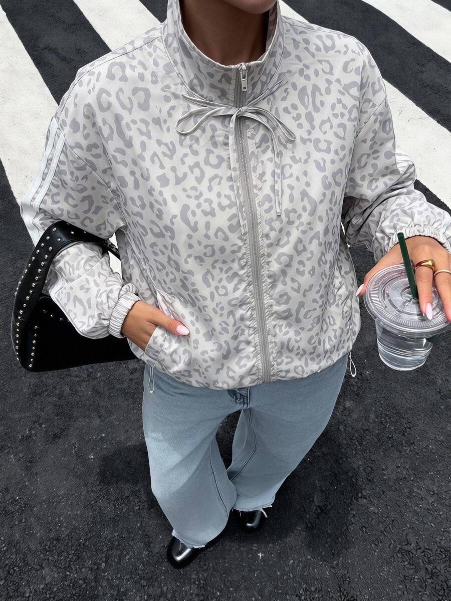 SHEIN EZwear جاكيت نسائي بطبعة نمر مع رباط وسحاب وأكمام طويلة - الأحمر - مشاهدة 1