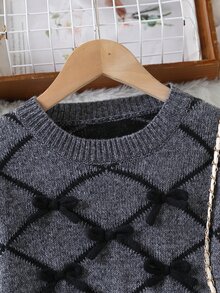 SHEIN 1件女童針織毛衣洋裝，簡約百搭圓領拼接菱格紋理，收腰A字百褶下擺，3D蝴蝶結裝飾，可愛甜美學院風，適中厚度，整齊下擺，緊口袖口，柔軟親膚套頭穿著，可單穿，適合日常、街頭、校園、外出，秋冬款 - 灰色 - 查看 5