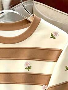 SHEIN 青少年女孩甜美休閒圓領短袖T恤，藍白條紋仿刺繡效果愛心與花卉印花T恤 - 彩色 - 查看 5