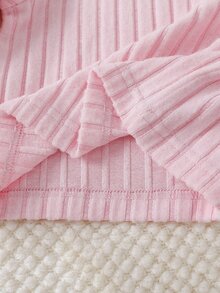 SHEIN 2件組女嬰甜美可愛風3D毛絨愛心刺繡長袖內搭上衣搭配無袖荷葉邊肩帶長褲，適合日常外出，春秋新品，0-12個月 - 彩色 - 查看 8