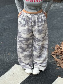 Muchica Plus-Size Streetwear-Style Loose-Fit Sweatpants Featuring A Retro Camouflage Print, An Elastic Waistband, And Pockets. - Multicolor - View 1
