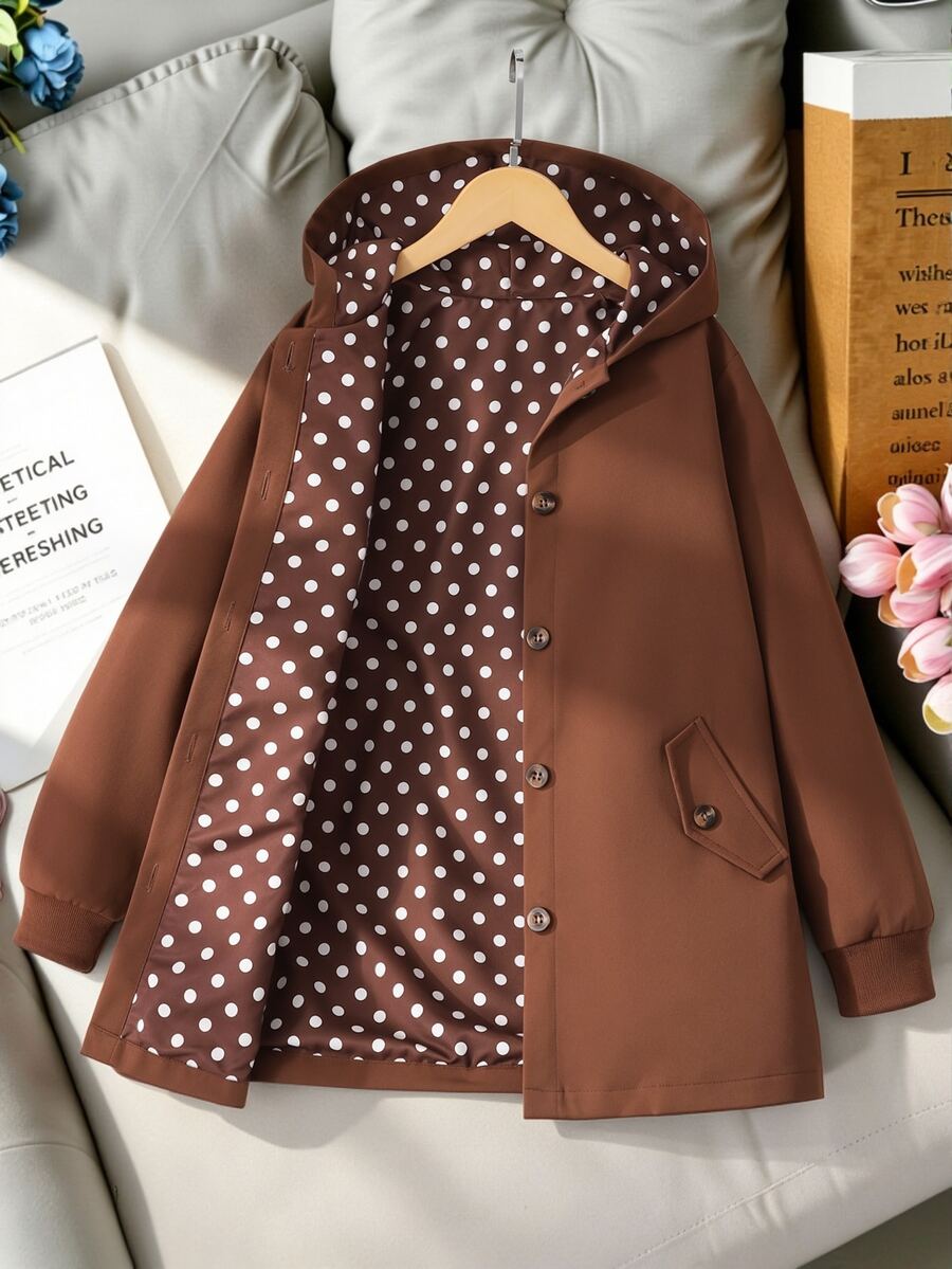 SHEIN Sparklyn 青少年女孩波點內裡連帽夾克 素色長袖鈕扣式風衣 翻蓋口袋中長版防風外套 休閒街頭風外衣 - 棕色 - 查看 1
