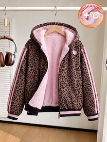SHEIN 女童豹紋連帽夾克，內層刷毛，休閒拉鍊開襟上衣，甜美粉色愛心裝飾與側面編織飾帶設計，寬鬆落肩版型，適合日常外出與校園穿著，百搭時尚冬季外套 - 棕色 - 查看 4