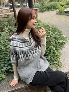 FRIFUL Women's Autumn/Winter Geometric Pattern Zipper Front Hooded Knit Vest - Grey - View 2