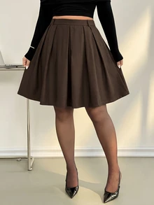 SHEIN CURVE+ تنورة كاجوال مطوية بخصر عالي بلون موحد للنساء مقاس كبير للخريف - الأسود - مشاهدة 2
