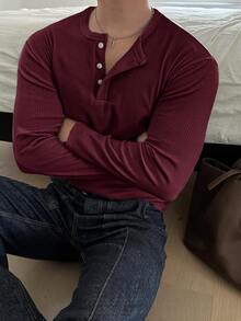 DAZY 男士白色羅紋布料長袖圓領半開鈕扣素色T恤 秋季 - 酒紅色 - 查看 2