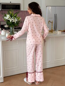 SweetSlumber طقم بيجامة نسائي حلو بأسلوب INS للبنات بتصميم كتل لونية وطبعة كرز مربعات مع فيونكة ربط وفتحة وكشكشة منفوخة - متعدد الألوان - مشاهدة 4