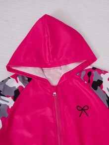 SHEIN 3件套女童套裝，甜酷韓系休閒風，適合校園出遊日常春/秋穿搭，粉色迷彩數位印花拼接配色，蝴蝶結印花連帽外套與細肩帶寬腿褲套裝 - 玫紅色 - 查看 4