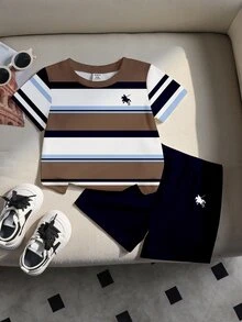 SHEIN 美式學院風男孩兩件套，經典馬標海軍藍白紅條紋圓領短袖T恤 - 彩色 - 查看 4