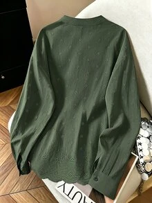 Franclia 時尚春秋休閒百搭純色刺繡可追溯純棉布料寬鬆缺口V領前開扣女款襯衫 - 軍綠色 - 查看 2