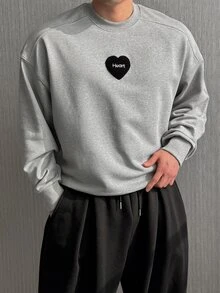 DAZY Sweatshirt Pullover Pria Warna Abu-abu dengan Lapisan Termal, Bordir Patchwork Huruf, Kerah Bulat, dan Manset serta Ujung Bawah Bergaris untuk Musim Gugur/Dingin - Grey - View 1