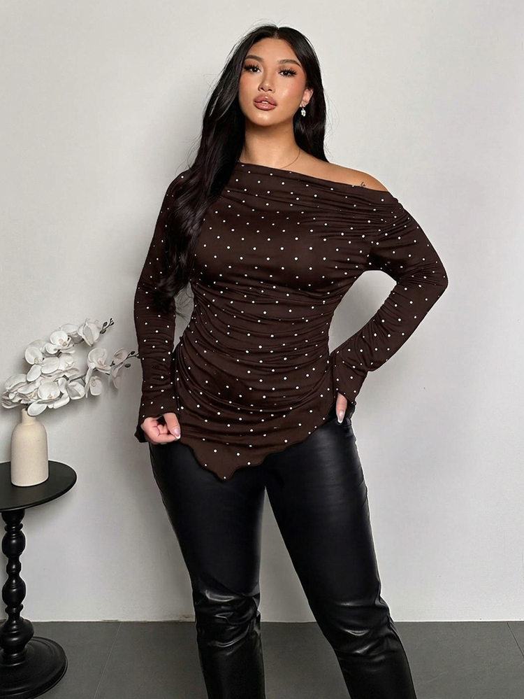 Firerie Áo thun nữ size lớn họa tiết chấm bi, vai bất đối xứng, mặc thường ngày phong cách casual - màu nâu - Xem 3