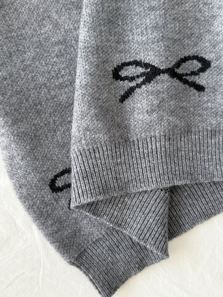 SHEIN Áo len chui đầu nữ size lớn màu xám heather dệt kim dày, họa tiết jacquard nơ, cổ tròn, vai trễ, tay dài, vải mềm thoải mái, phù hợp mặc mùa thu và phối lớp mùa đông cùng áo khoác, áo phao - Xám - Xem 6