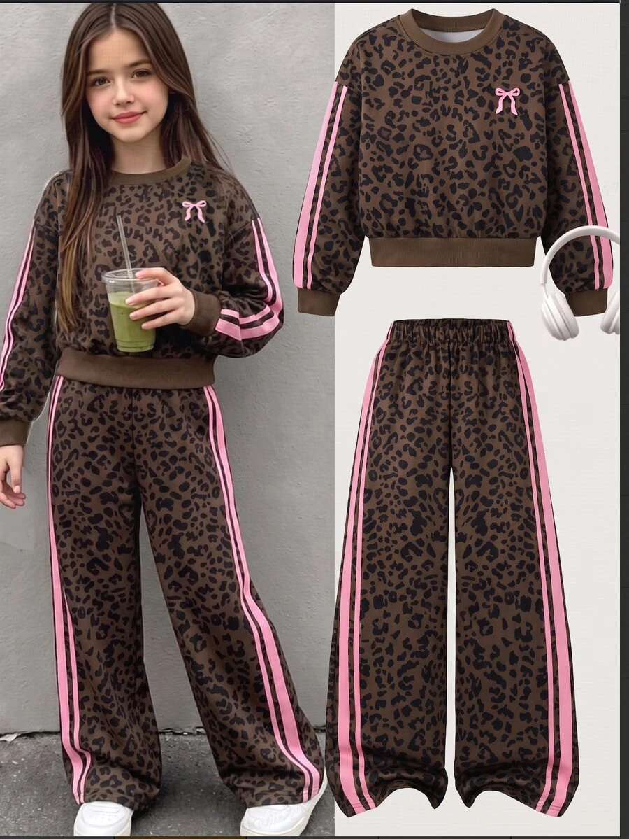 SHEIN Casuvi Kids 大女孩棕色豹紋粉色蝴蝶結圓領運動衫 + 寬腿褲 2件套,Y2K甜美側條紋運動休閒套裝,適合秋冬返校、購物、派對、度假、旅行 - 彩色 - 查看 1