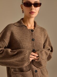 CLARA VERO طقم محبوك فروي بأزرار، فضفاض، للاسترخاء أو الكاجوال، بياقة واقفة، تفاصيل جيوب، ساق واسعة - بني - مشاهدة 3