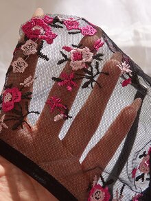 Crystal Vow 2件組酒紅色玫瑰刺繡鋼圈內衣與內褲套裝 女款 - 黑色 - 查看 5