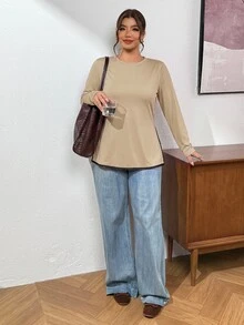 Lounesse 大尺碼女款圓領針織條紋T恤 側開衩設計 休閒柔軟修身得體 正式度假辦公穿搭 黑白配色 秋冬款 - 卡其色 - 查看 2