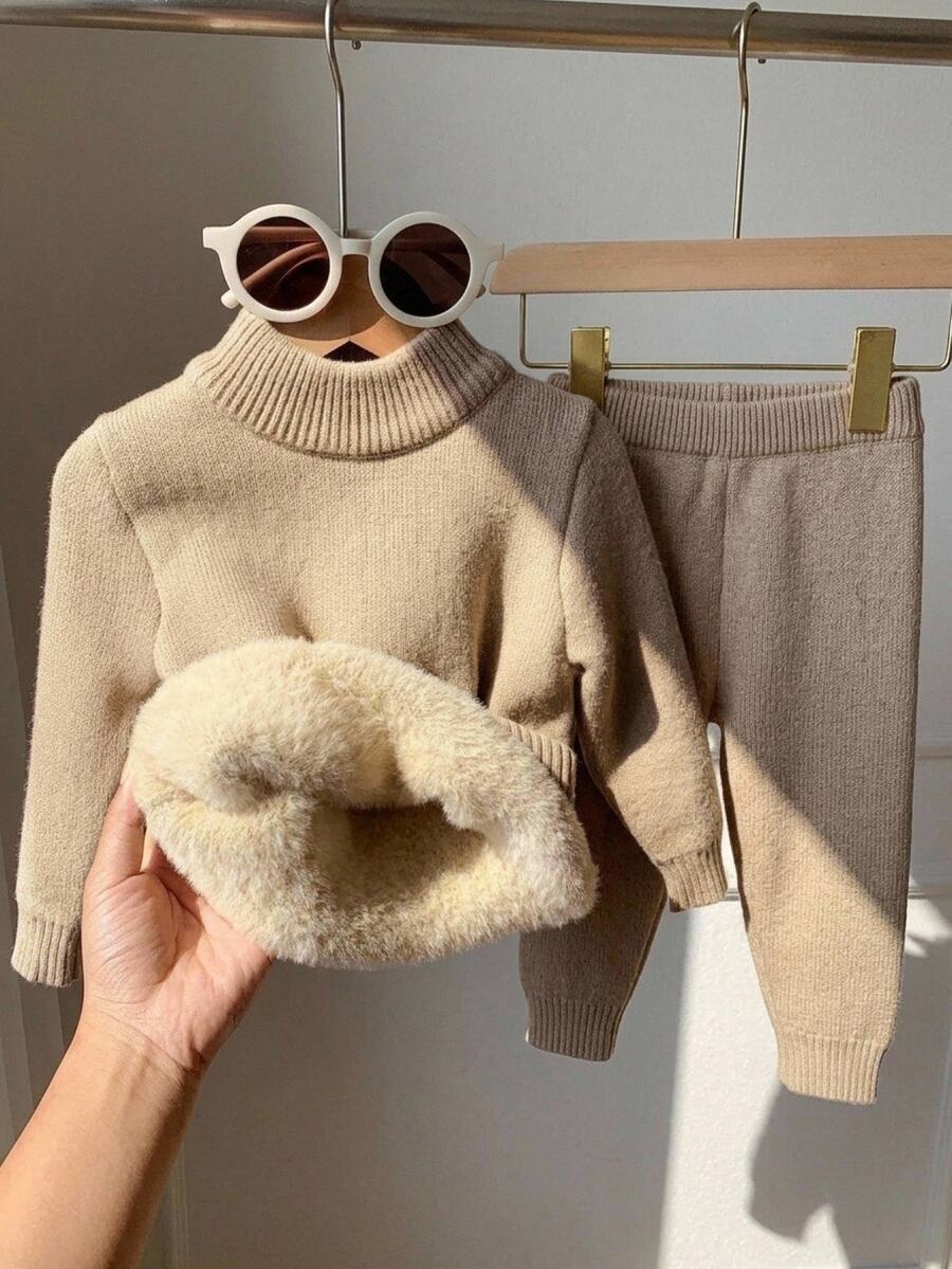 SHEIN 2件組嬰兒男孩/女孩秋冬加厚抓絨內裡圓領長袖套頭毛衣與鬆緊腰長褲套裝 - 卡其色 - 查看 1