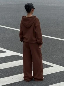 Muchica 休閒極簡風女款兩件套，秋冬女款帽 T 與運動長褲套裝，適合秋冬，百搭，適合日常穿著 - 棕色 - 查看 2