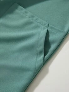 TaskEZ Jaket Seragam Kerja Wanita Warna Hijau Sage Lengan Panjang Resleting Depan Banyak Saku Saku Besar Sedikit Elastis Leher Bulat - Hijau - View 3