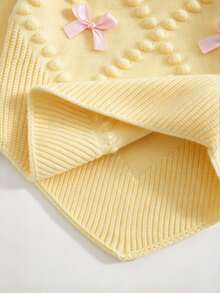 SHEIN Vintaside Kids 女童針織毛衣套裝，休閒時尚可愛嫩黃色，花朵與蝴蝶結裝飾，尖擺設計，高領，柔軟，日常穿搭，秋季 - 黃色 - 查看 5