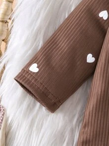 SHEIN Baby Girl 2pcs Ribbed Heart Print Footed Romper With Ruffle & Bow Hat Set, Soft Knit Autumn Daily Wear - Brown - View 7