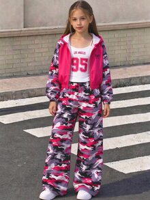 SHEIN 3件套女童套裝，甜酷韓系休閒風，適合校園出遊日常春/秋穿搭，粉色迷彩數位印花拼接配色，蝴蝶結印花連帽外套與細肩帶寬腿褲套裝 - 玫紅色 - 查看 8