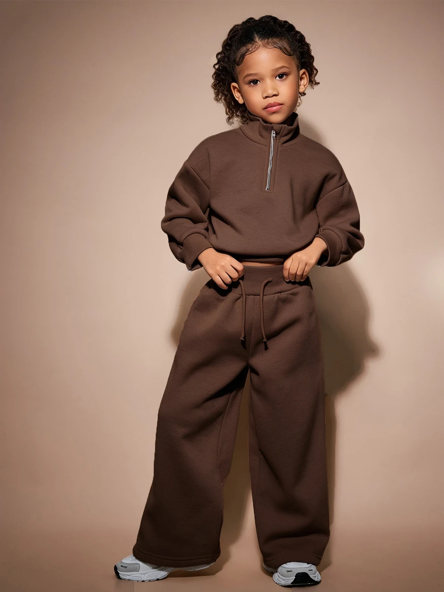 SHEIN Sparklyn 女童與幼童 2 件式運動套裝,櫻桃感溫布料,包含半拉鍊立領上衣與寬鬆長褲,幼兒園秋季款 - 棕色 - 查看 1