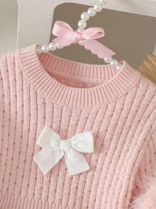 SHEIN Infant Girl Pink Sweater Dress, Soft Feminine Versatile Stylish Daily Wear, Handmade Bow, Exquisite Cute, Suitable For Outings, School, And Travel - Pink - View 4