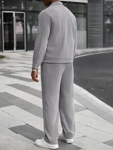 Manfinity CasualCool Setelan Pria American Vintage Bertekstur 2 Potong, Jaket Berkerah Kancing dan Celana Panjang Lurus Longgar Kasual untuk Pria Dewasa - Grey - View 2