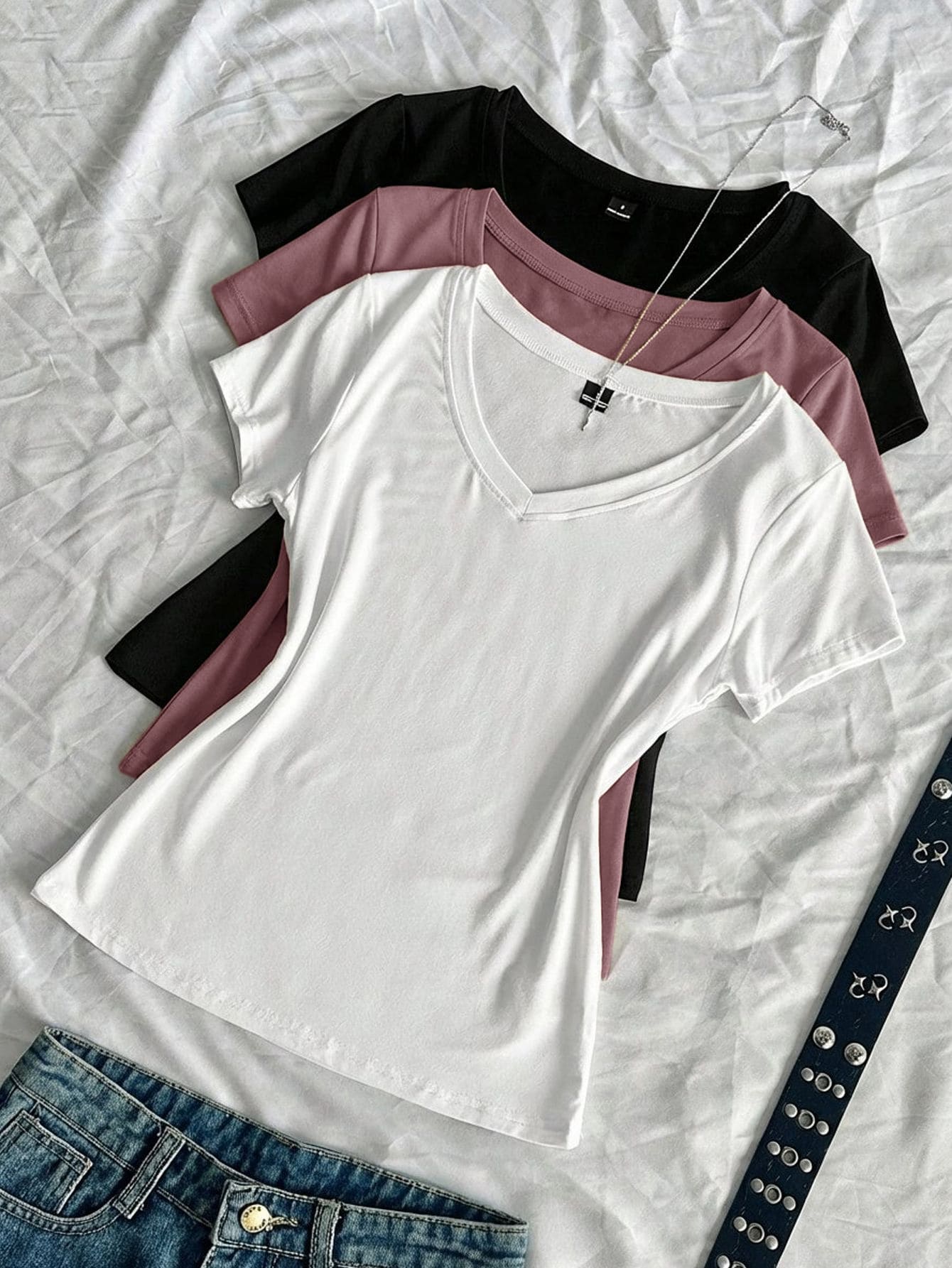 SHEIN EZwear 3件組女款夏季V領修身T恤,龐克次文化動漫純色基礎款短袖修身T恤 - 彩色 - 查看 1