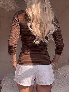 CovetEZ 女款極簡街頭風條紋拼接色塊T恤，適合日常穿著 - 彩色 - 查看 2