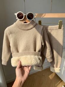 SHEIN 2件組嬰兒男孩/女孩秋冬加厚抓絨內裡圓領長袖套頭毛衣與鬆緊腰長褲套裝 - 卡其色 - 查看 10