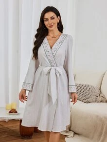 Serenescape Vacation Style Embroidered Lace Trim Jacquard Long Sleeve Tie Front Women's Robe - Beige - View 6