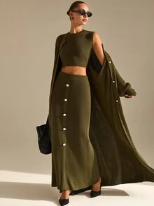 CLARA VERO مجموعة ثلاثية من ملابس محبوكة طويلة بتفاصيل أزرار زيتونية، مناسبة للبرانش أو الاستخدام اليومي، توب قصير بدون أكمام - اخضر زيتون - مشاهدة 9