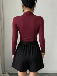 Elenzga 新款法式優雅時尚套裝設計 方領百褶顯胸顯瘦遮肉 金屬扣長袖T恤 + 鬆緊腰小A字雙層不對稱裙褲休閒性感百搭女款兩件套 - 酒紅色 - 查看 5