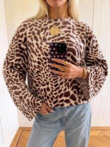 SHEIN EZwear 海外長袖草莓巧克力條紋上衣，秋季上衣，適合日常通勤、聚會、秋冬春夏、聖誕節、新年、感恩節、派對、婚禮、海灘、畢業典禮、優雅、外出、約會、通勤、情人節、優雅、度假、Y2K、畢業典禮等場合 - 彩色 - 查看 3
