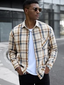Manfinity CasualCool قميص جاكيت رجالي كاجوال بأزرار أمامية وجيب وأكمام طويلة بنقشة مربعات - متعدد الألوان - مشاهدة 3